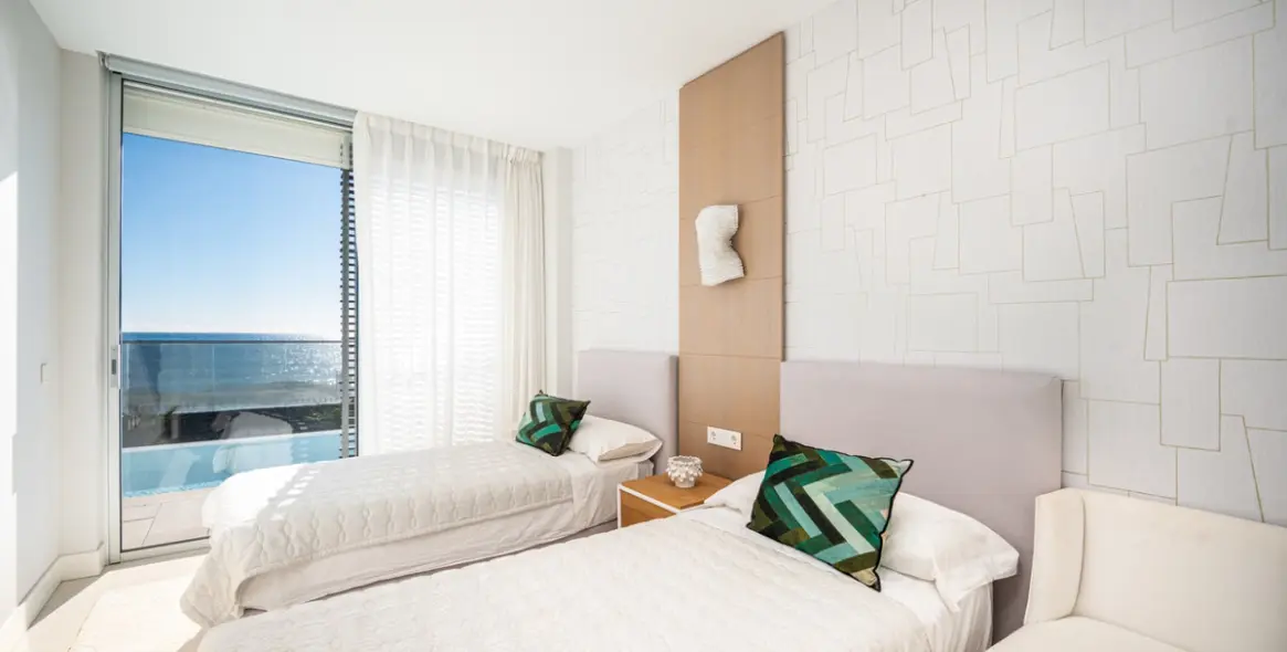 Sale of detached villa in Estepona 23