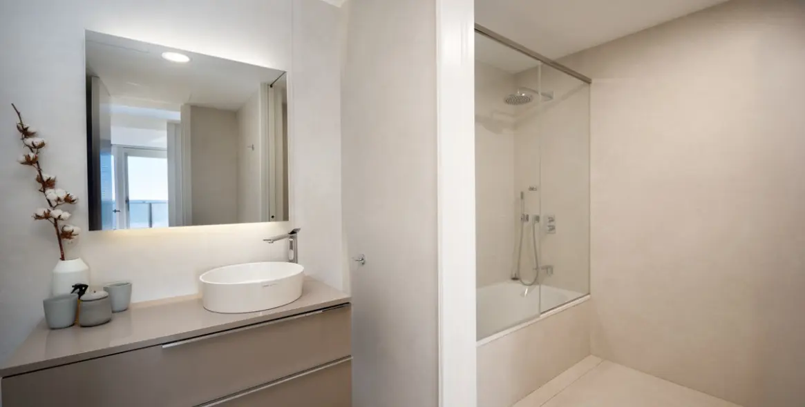 Sale of detached villa in Estepona 27