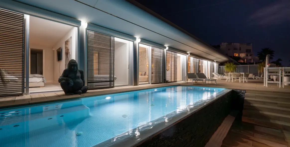 Sale of detached villa in Estepona 45