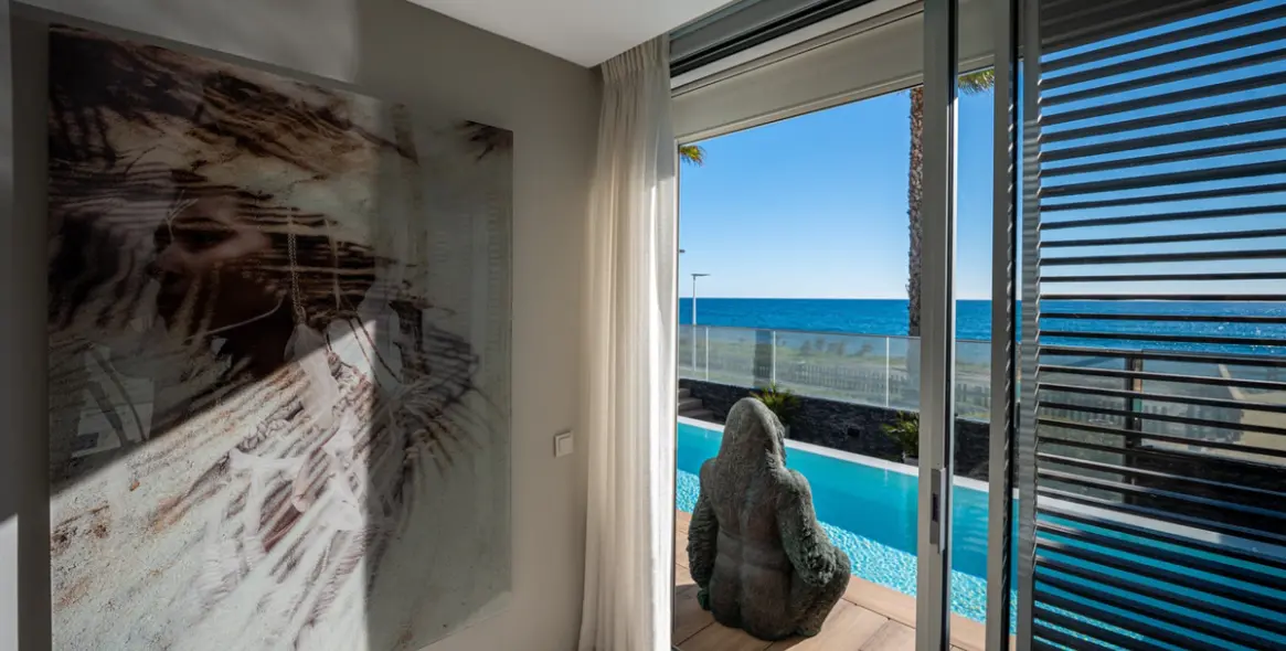 Sale of detached villa in Estepona 48