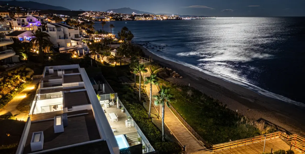 Sale of detached villa in Estepona 55