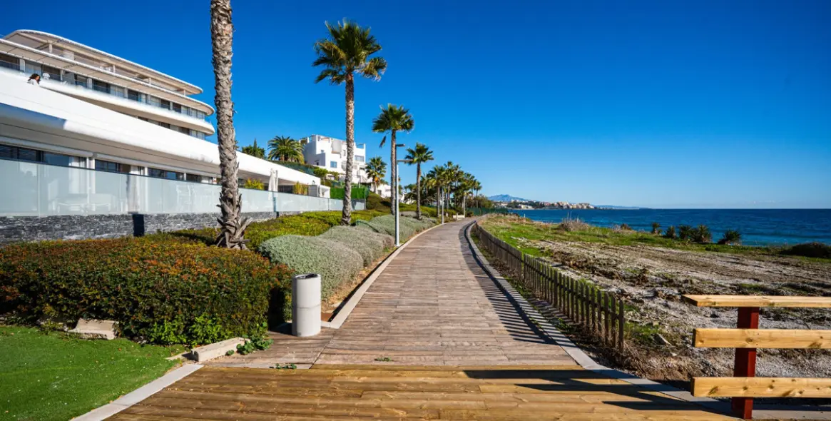 Sale of detached villa in Estepona 58