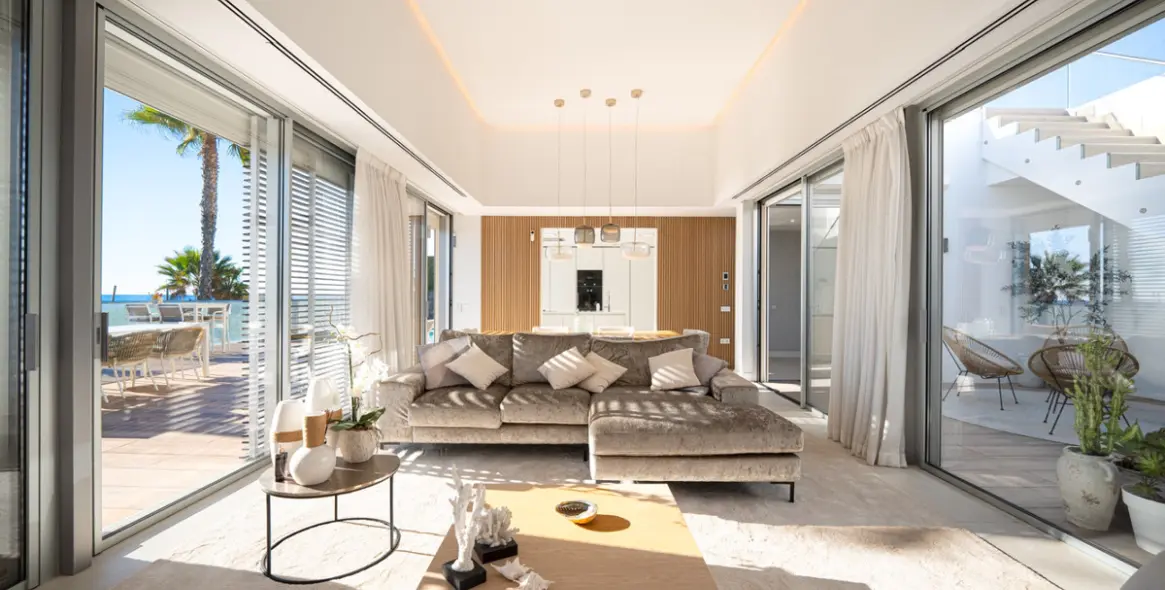 Продажа  отдельно стоящей виллы в Estepona 10
