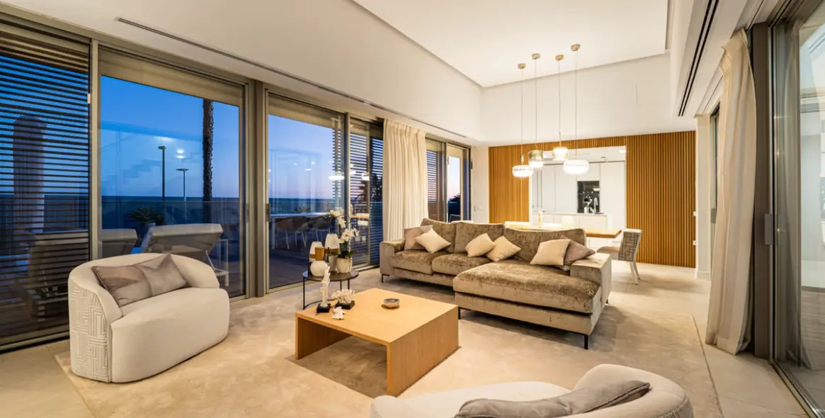 Продажа  отдельно стоящей виллы в Estepona 11