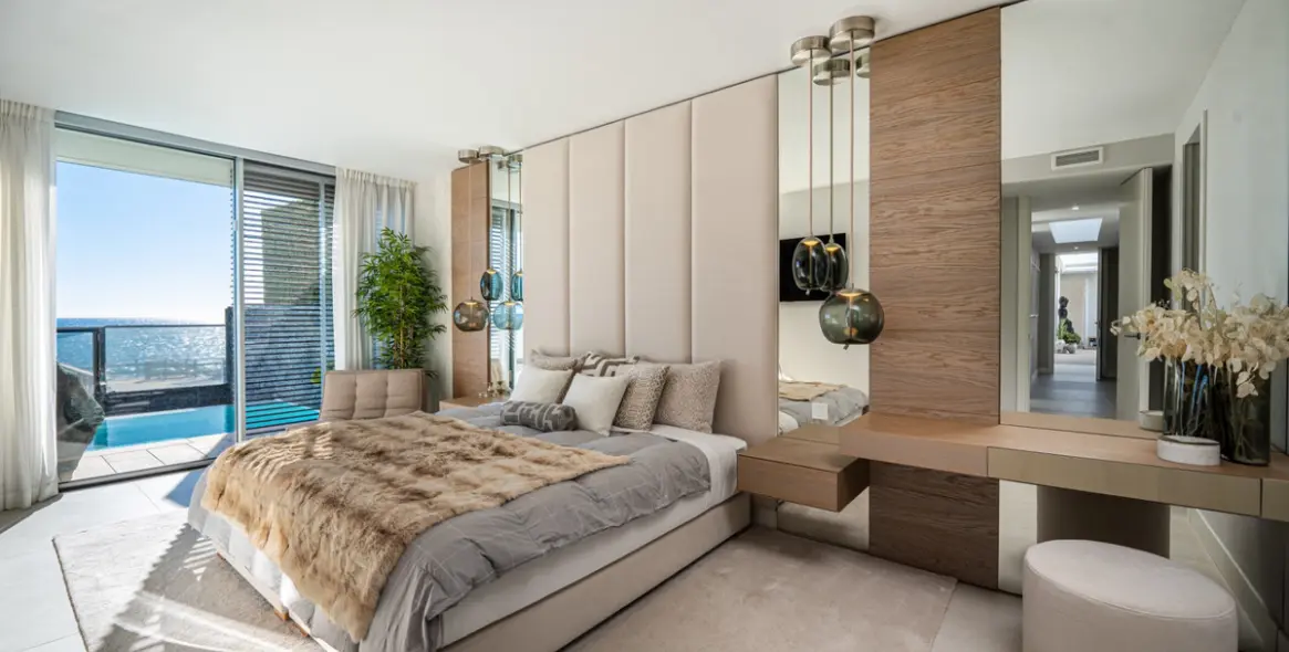 Продажа  отдельно стоящей виллы в Estepona 21
