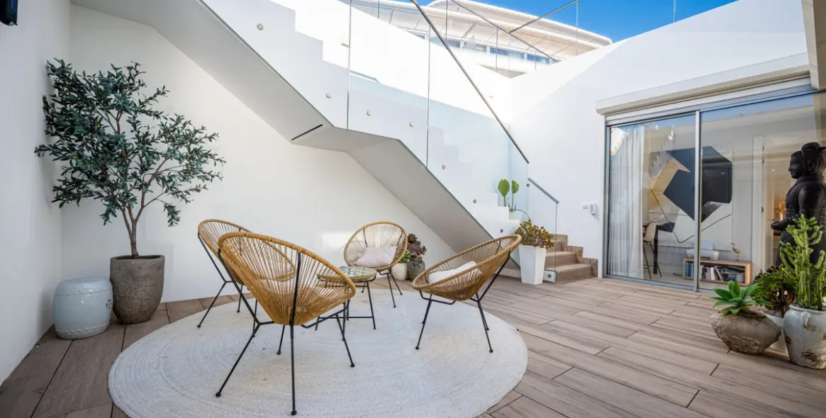 Продажа  отдельно стоящей виллы в Estepona 32