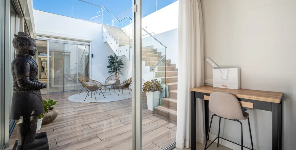 Продажа  отдельно стоящей виллы в Estepona 33