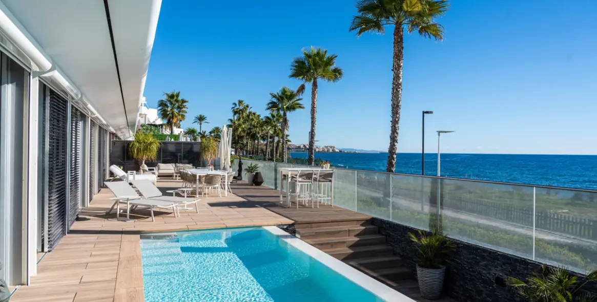 Продажа  отдельно стоящей виллы в Estepona 39