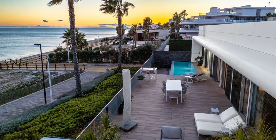 Продажа  отдельно стоящей виллы в Estepona 44