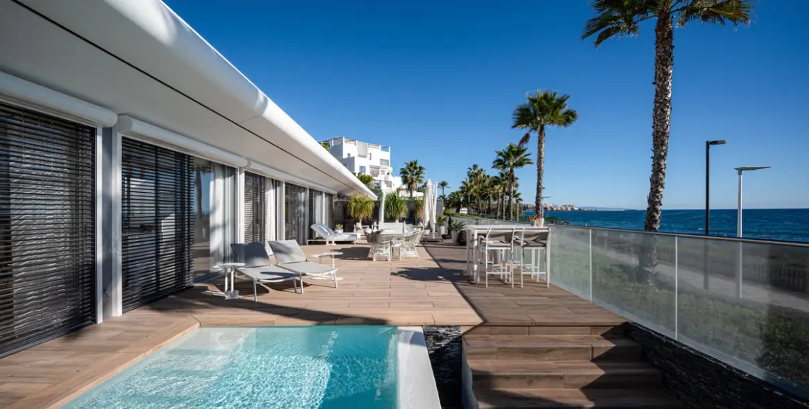 Продажа  отдельно стоящей виллы в Estepona 45
