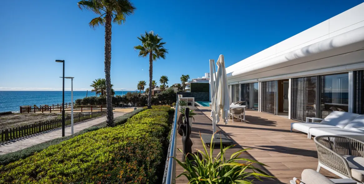 Продажа  отдельно стоящей виллы в Estepona 55