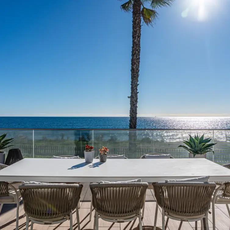 Продажа  отдельно стоящей виллы в Estepona