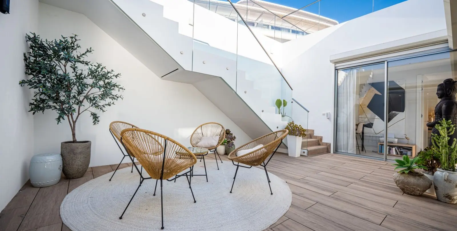 Sale of detached villa in Estepona 32