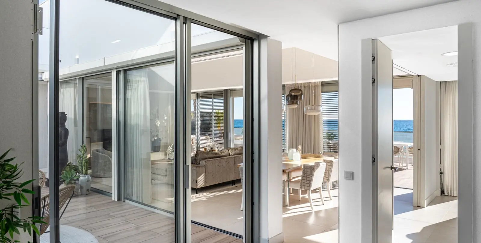 Sale of detached villa in Estepona 34