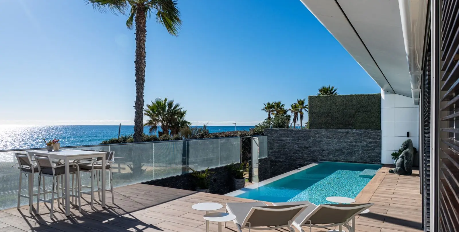 Sale of detached villa in Estepona 46