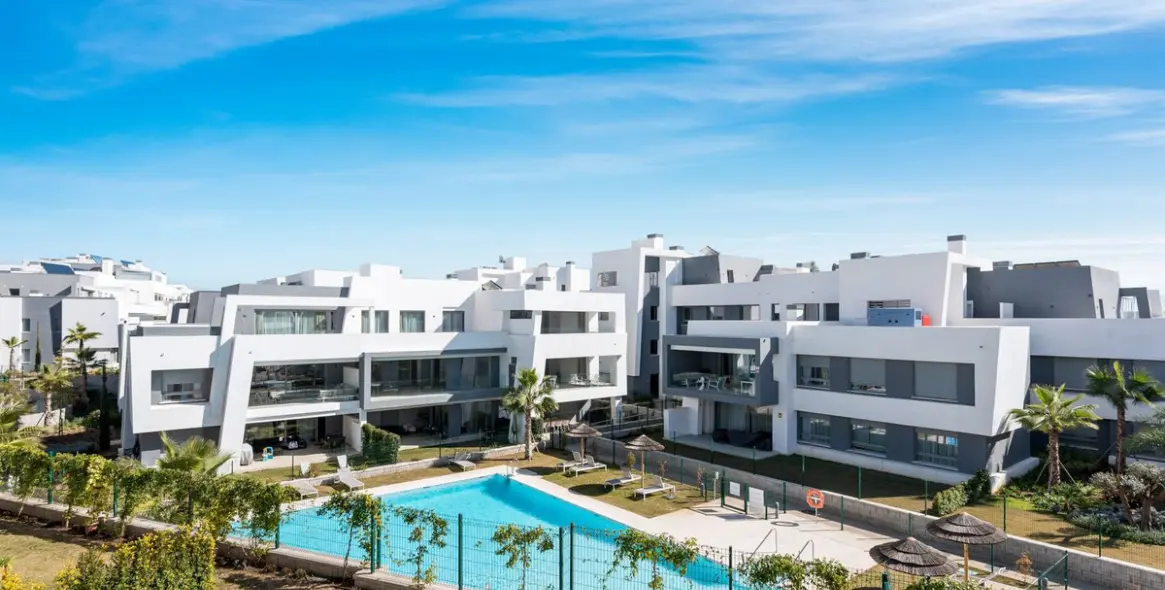 Long-term rent of ground floor apartment in Estepona 1