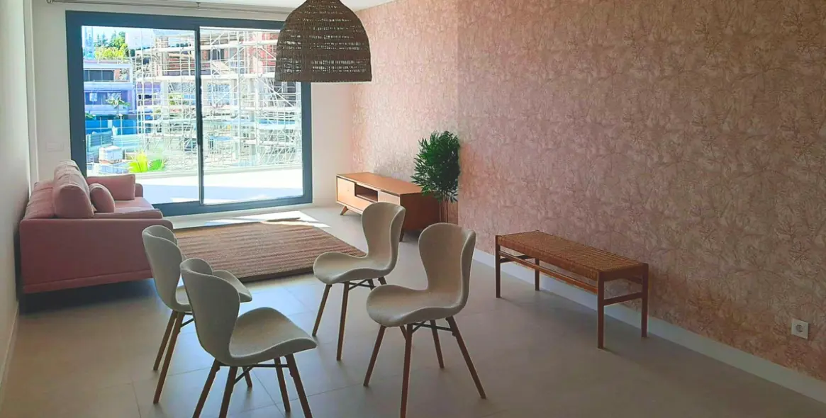 Alquiler a largo plazo de apartamento en planta baja en Estepona 11