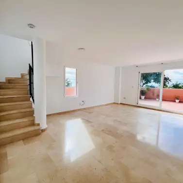 Sale of penthouse duplex in Elviria