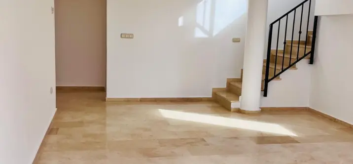 Sale of penthouse duplex in Elviria 4