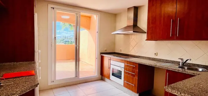 Venta de ático dúplex en Elviria 4