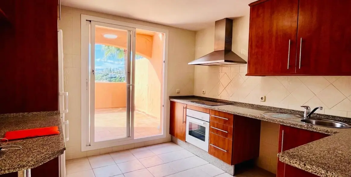 Sale of penthouse duplex in Elviria 8