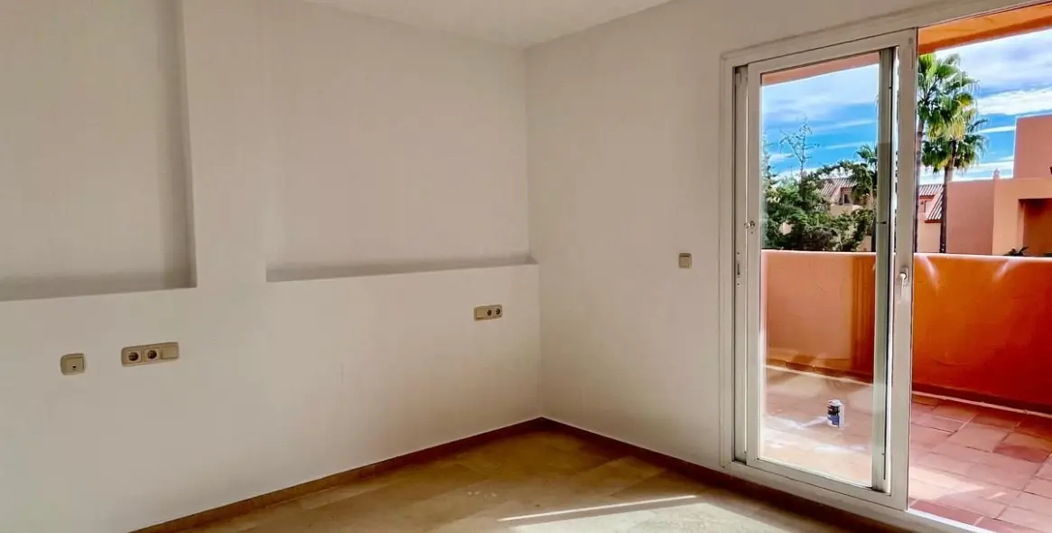 Sale of penthouse duplex in Elviria 9