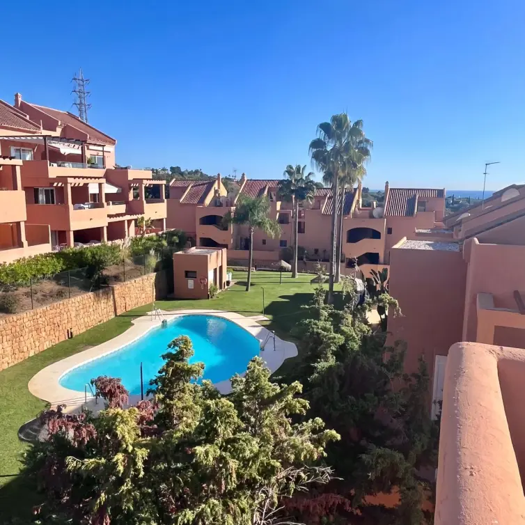 Sale of penthouse duplex in Elviria