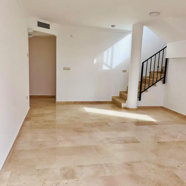 Sale of penthouse duplex in Elviria