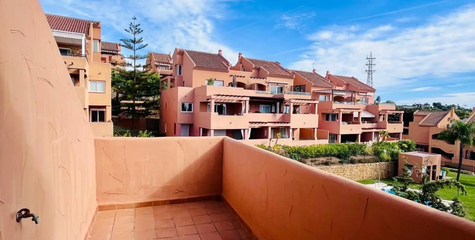 Sale of penthouse duplex in Elviria 13