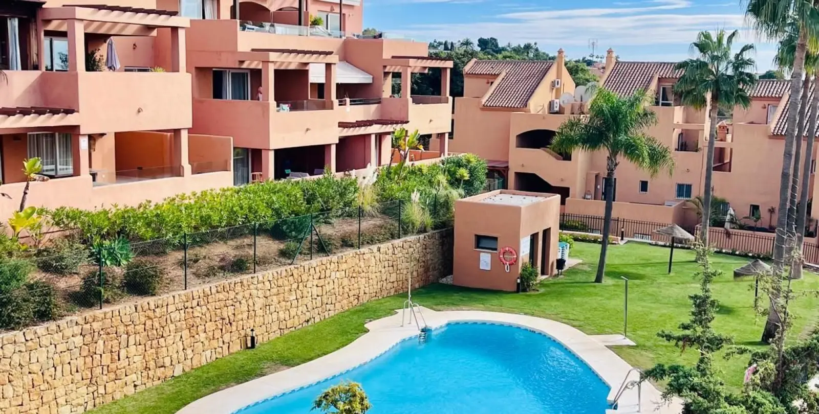 Sale of penthouse duplex in Elviria 21