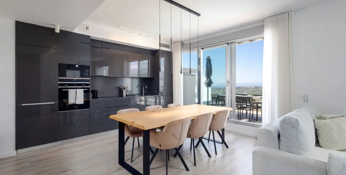 Продажа двухуровневого пентхауса в Cancelada 1