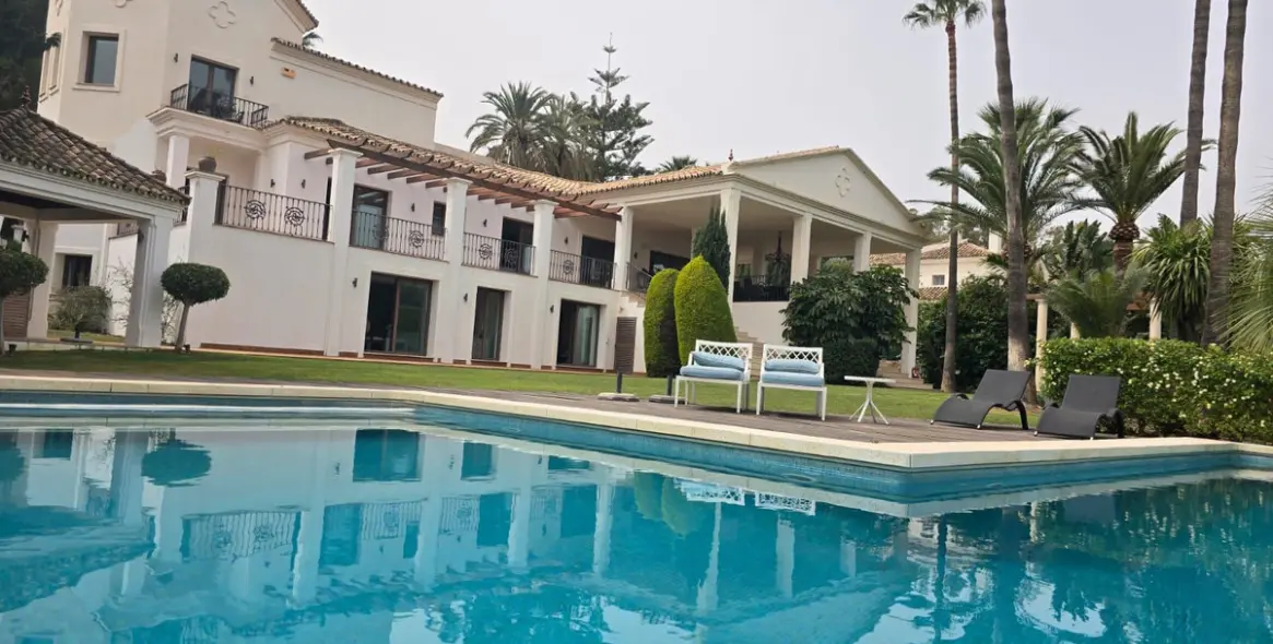 Продажа  отдельно стоящей виллы в Marbella 1