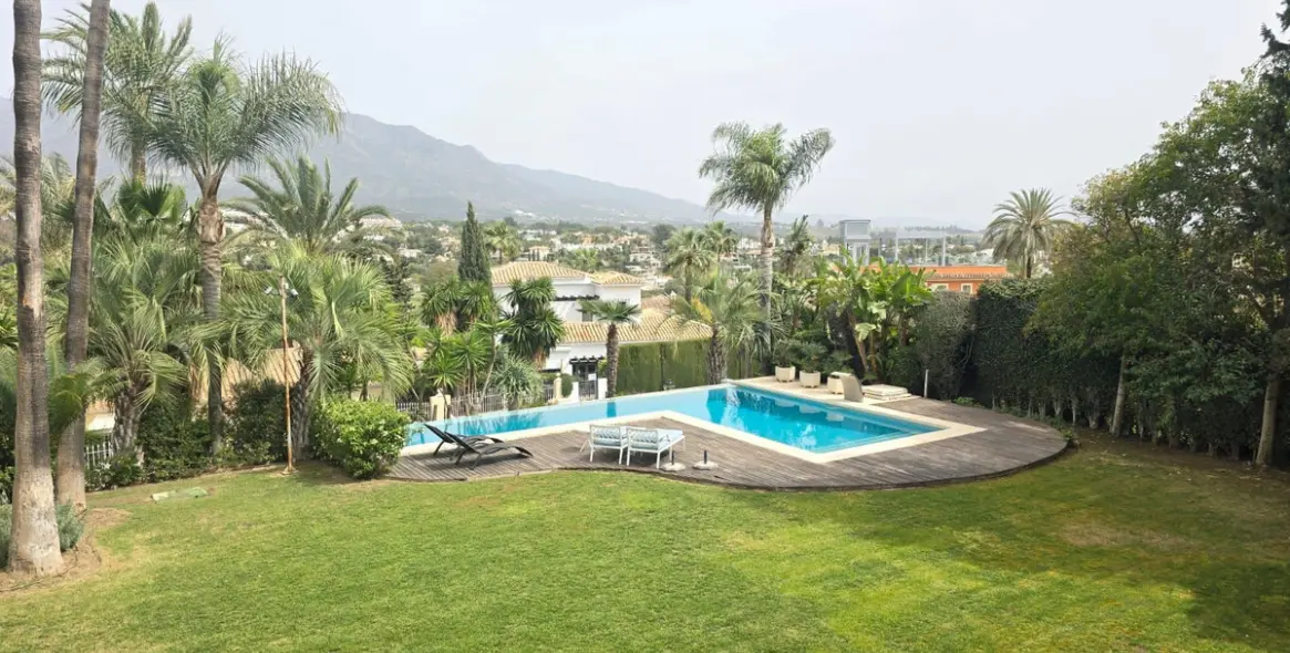 Продажа  отдельно стоящей виллы в Marbella 2