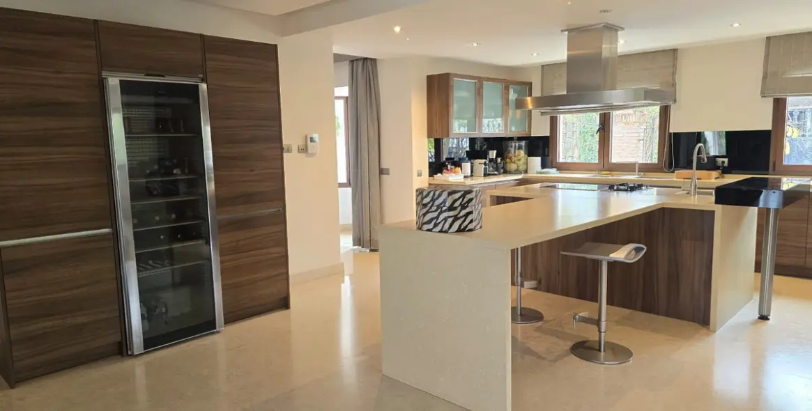 Продажа  отдельно стоящей виллы в Marbella 5