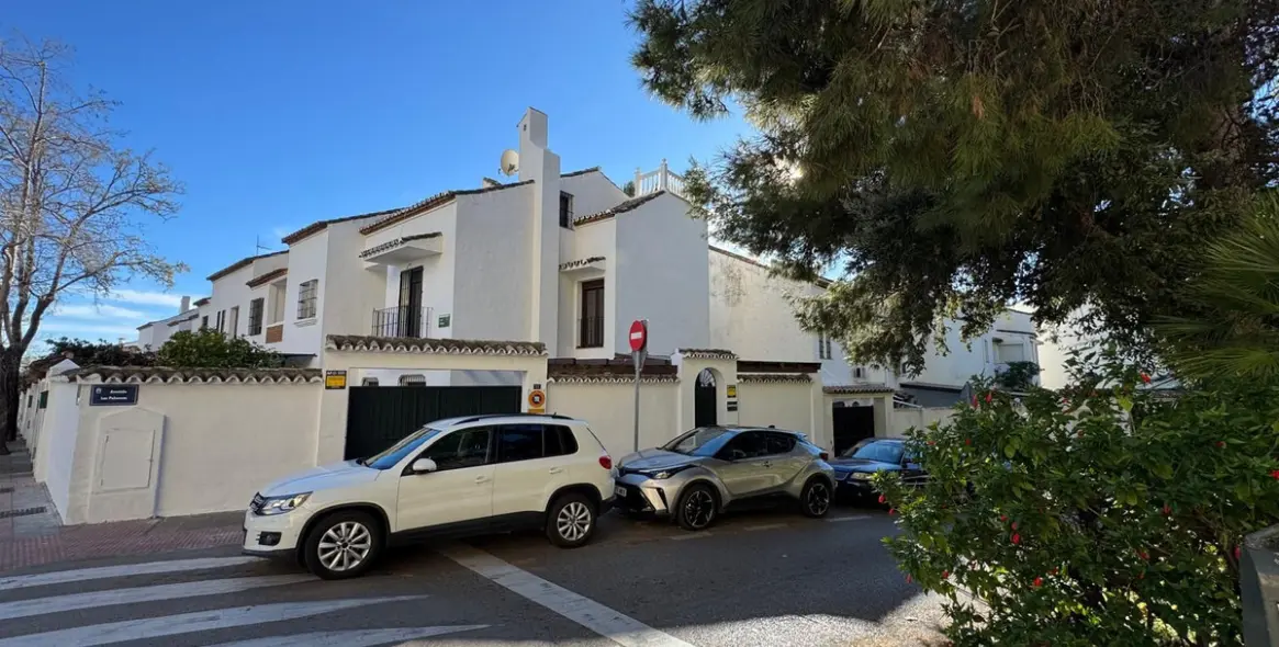 Sale of townhouse in Marbella 1
