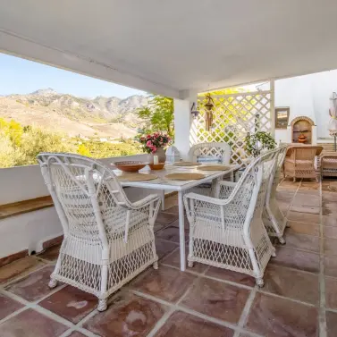 Продажа  отдельно стоящей виллы в Nerja