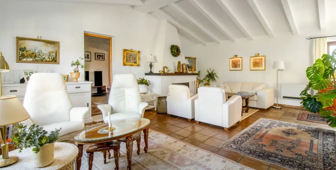 Продажа  отдельно стоящей виллы в Nerja 18