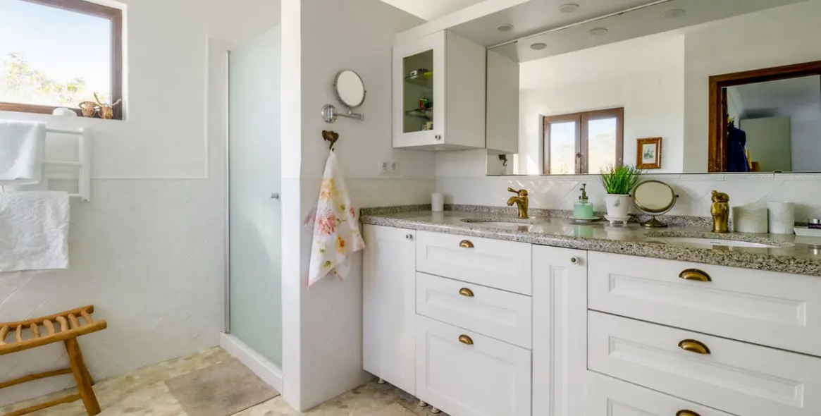 Sale of detached villa in Nerja 27