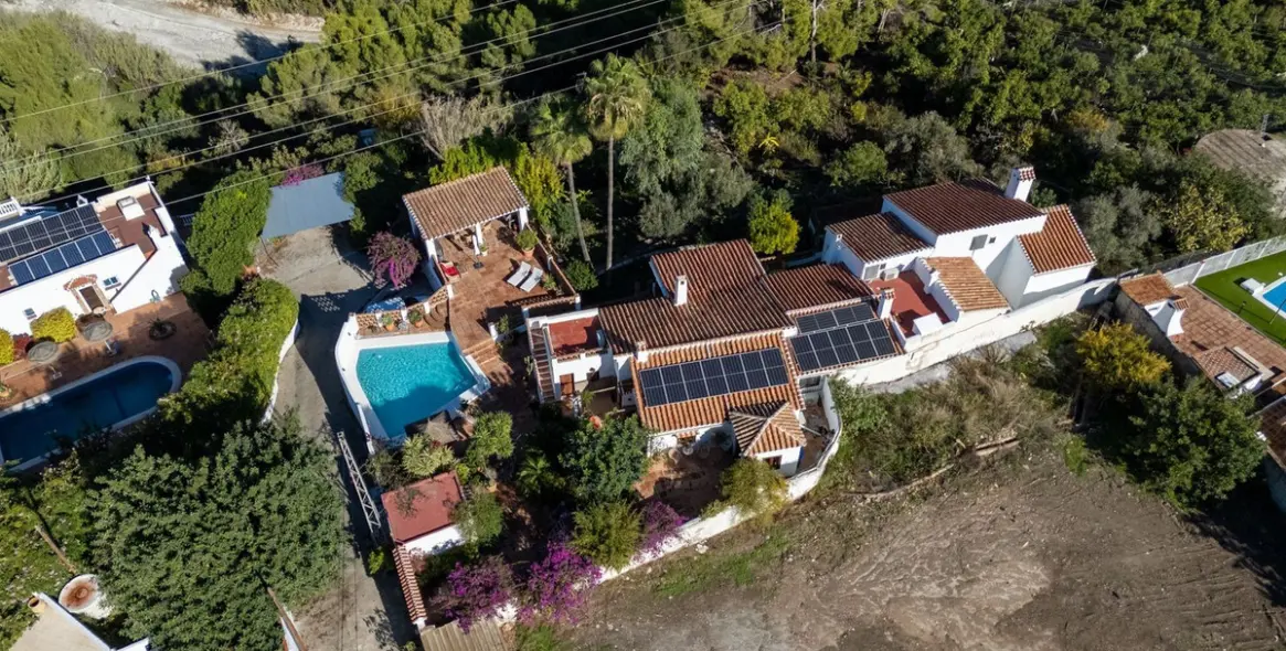 Sale of detached villa in Nerja 35