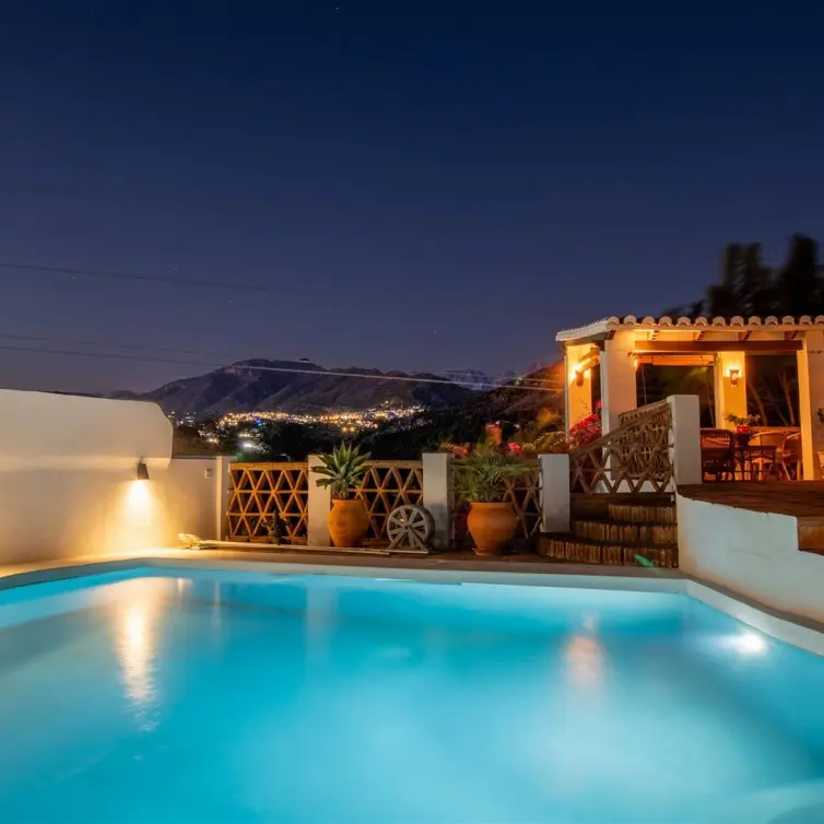 Venta de villa independiente en Nerja