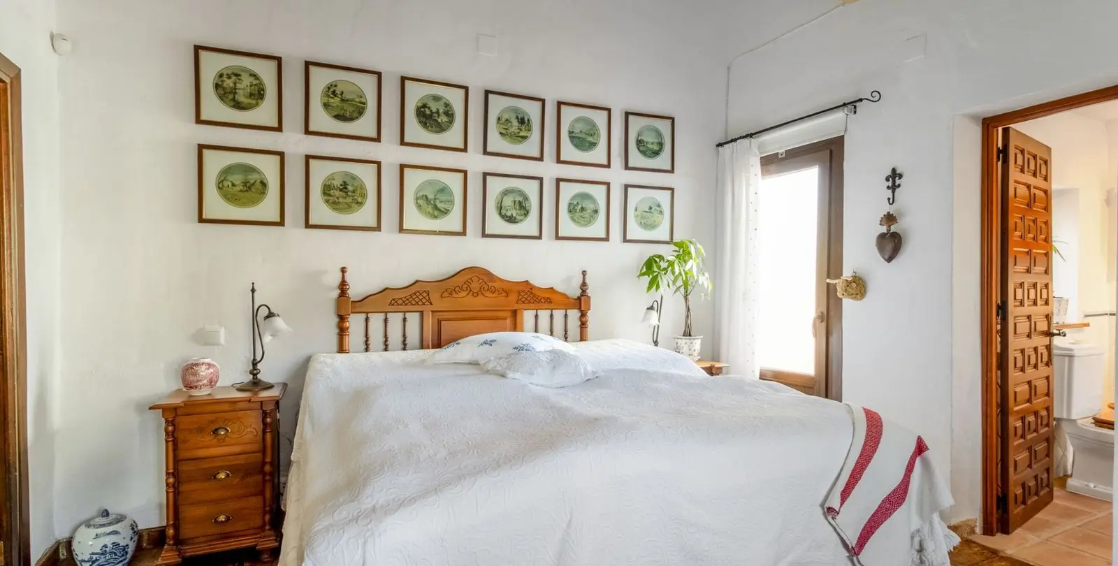 Sale of detached villa in Nerja 13