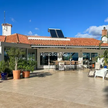 Продажа  отдельно стоящей виллы в Torremolinos