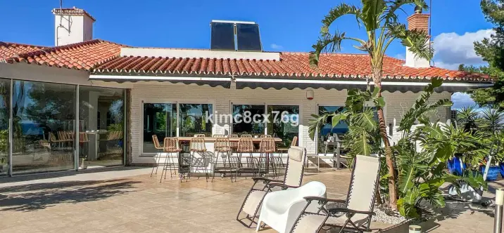 Продажа  отдельно стоящей виллы в Torremolinos 3