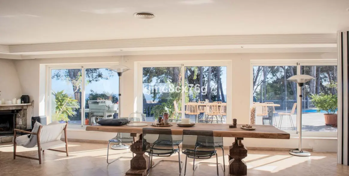 Продажа  отдельно стоящей виллы в Torremolinos 11