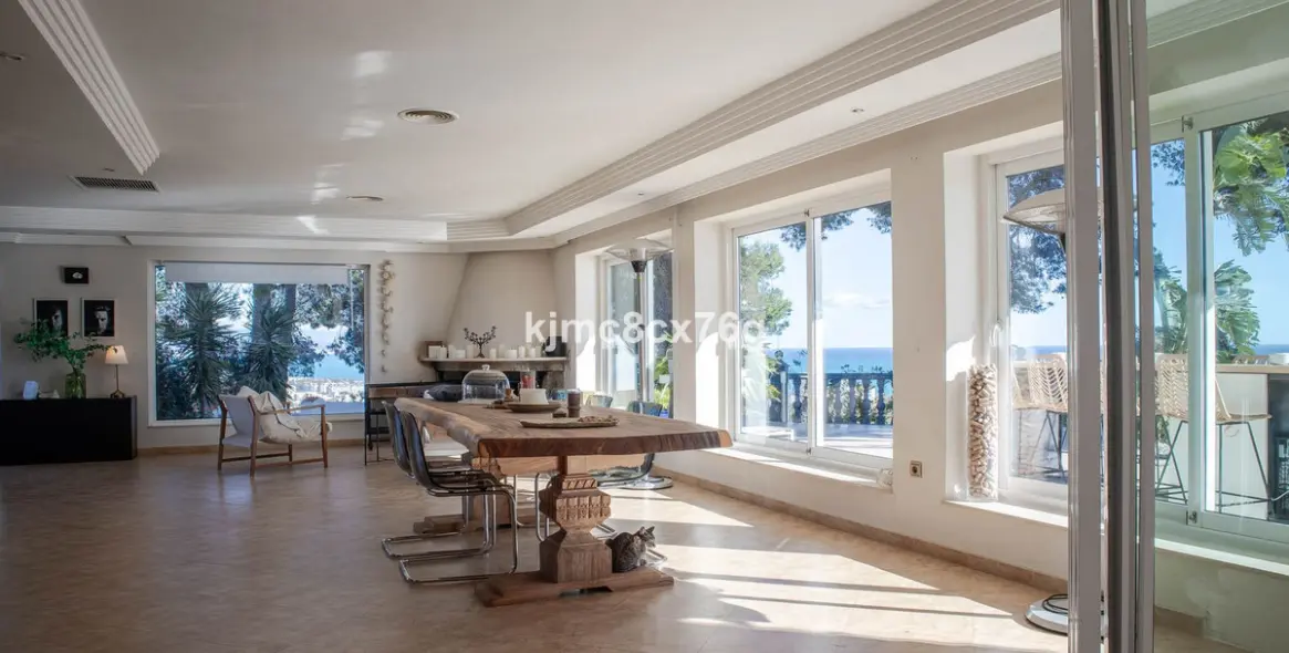 Продажа  отдельно стоящей виллы в Torremolinos 12