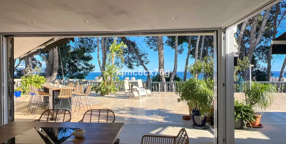 Sale of detached villa in Torremolinos 25