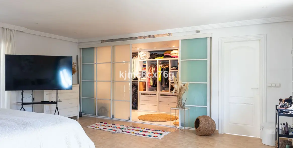 Sale of detached villa in Torremolinos 35