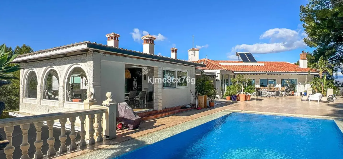 Sale of detached villa in Torremolinos 0