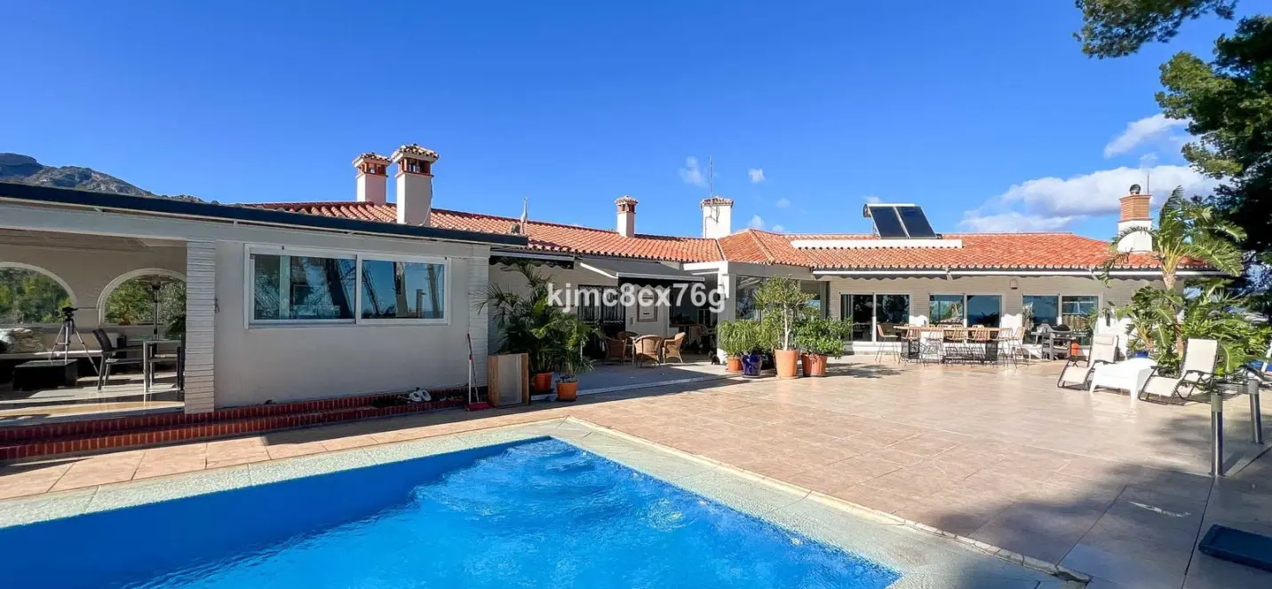 Sale of detached villa in Torremolinos 1