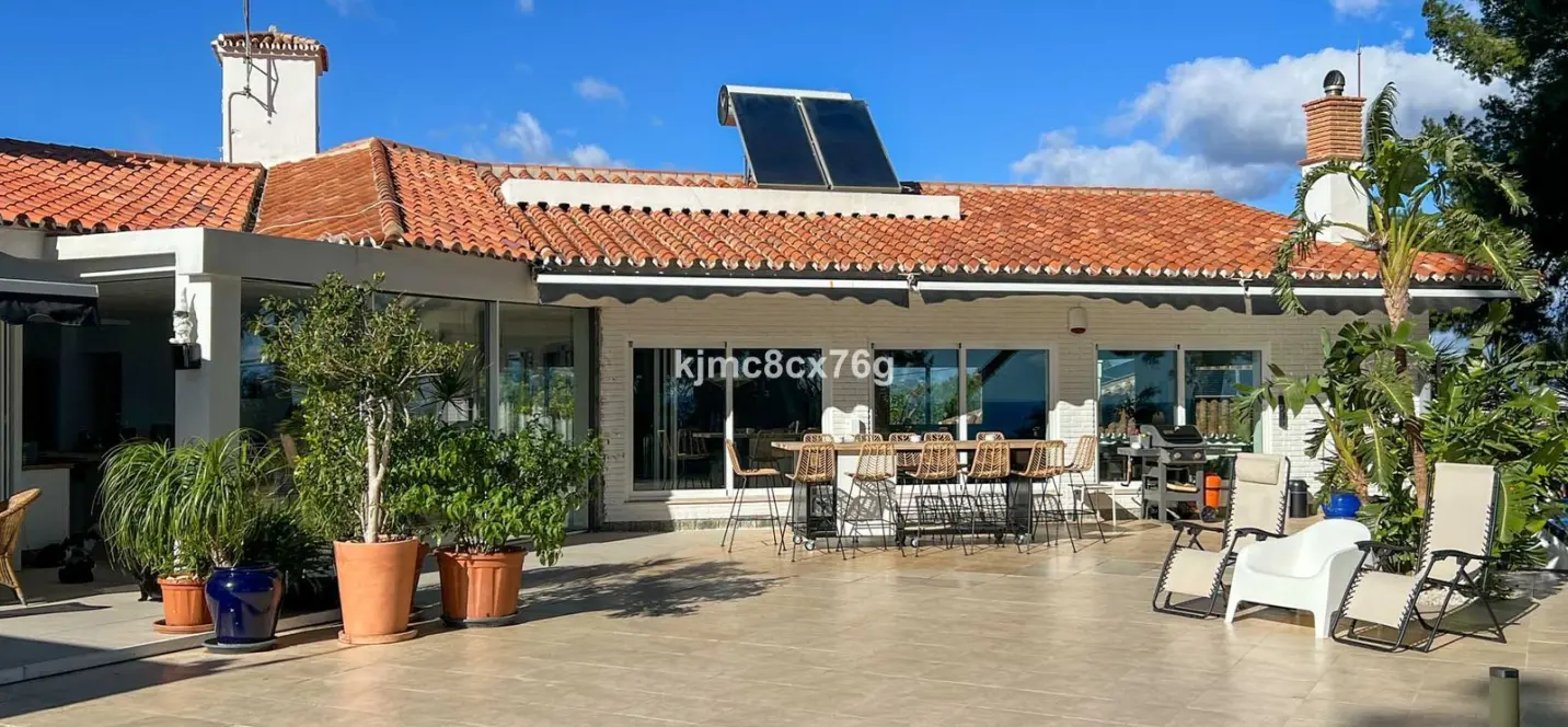 Sale of detached villa in Torremolinos 2